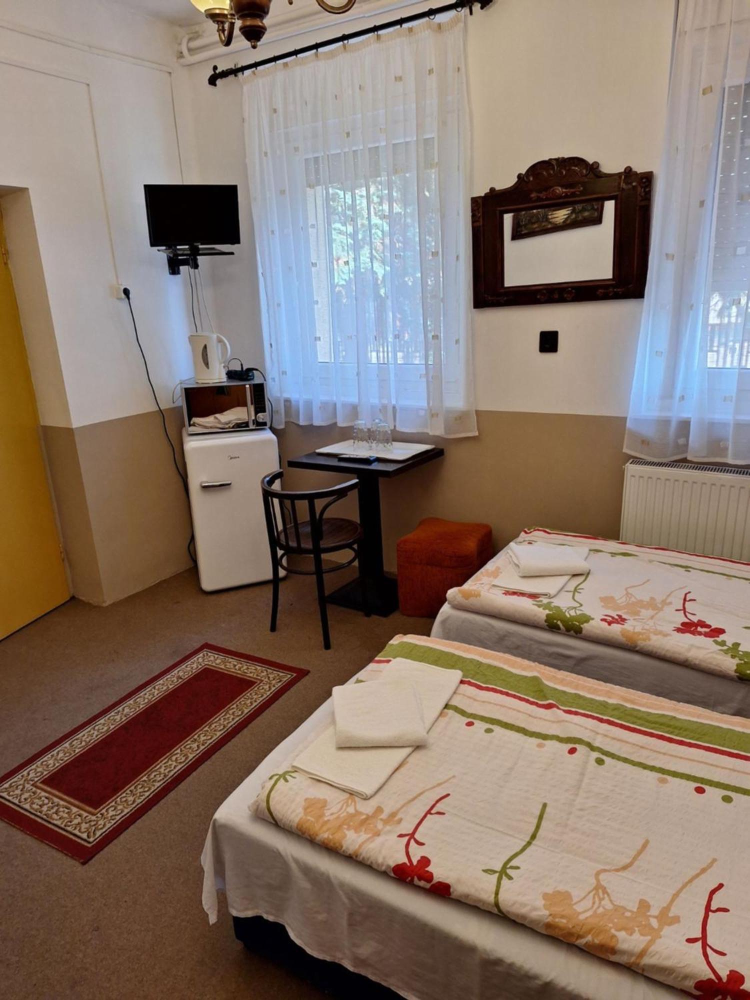 Mezőkövesd Fenyo Panzio Bed & Breakfast エクステリア 写真