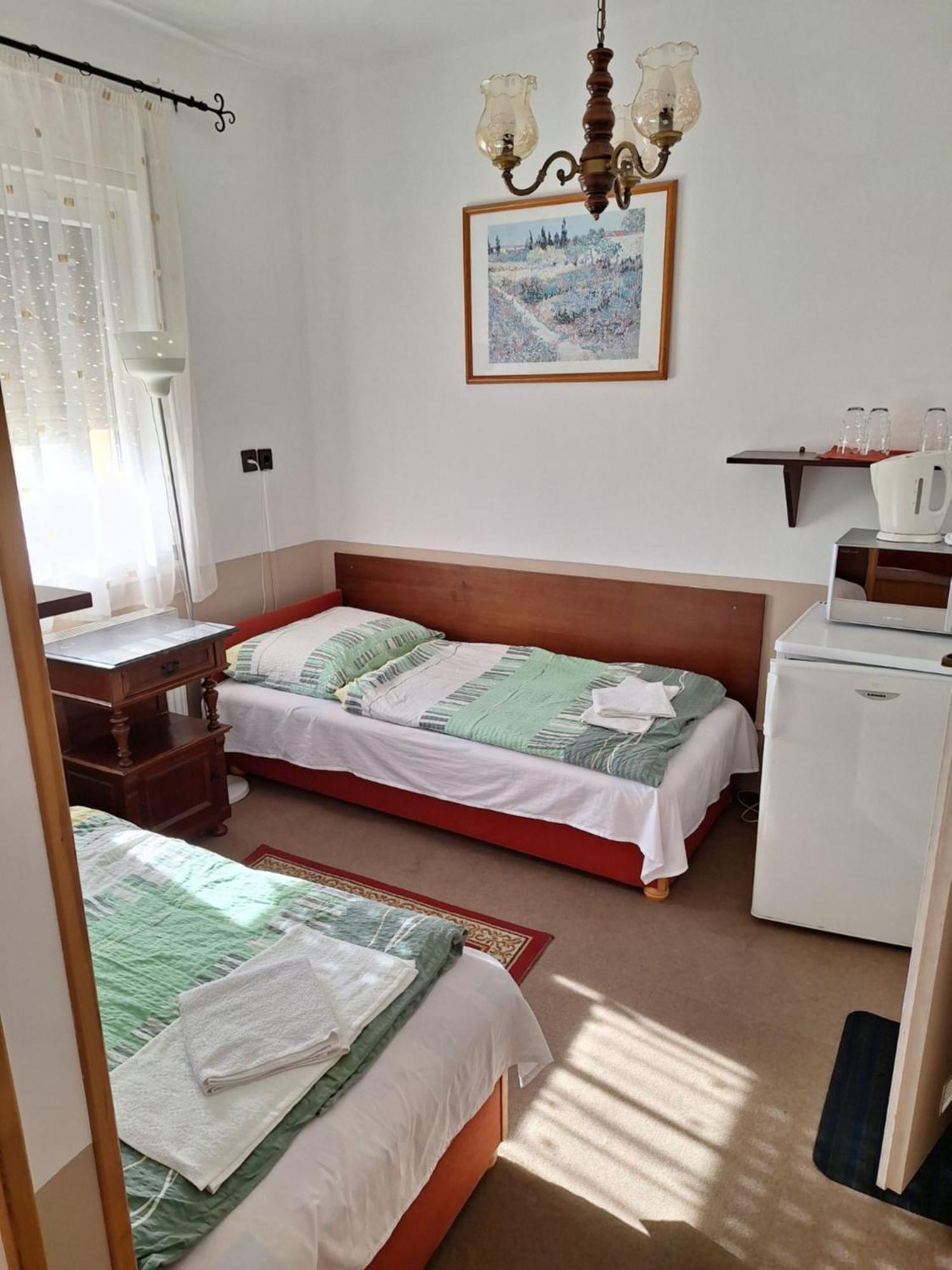 Mezőkövesd Fenyo Panzio Bed & Breakfast エクステリア 写真