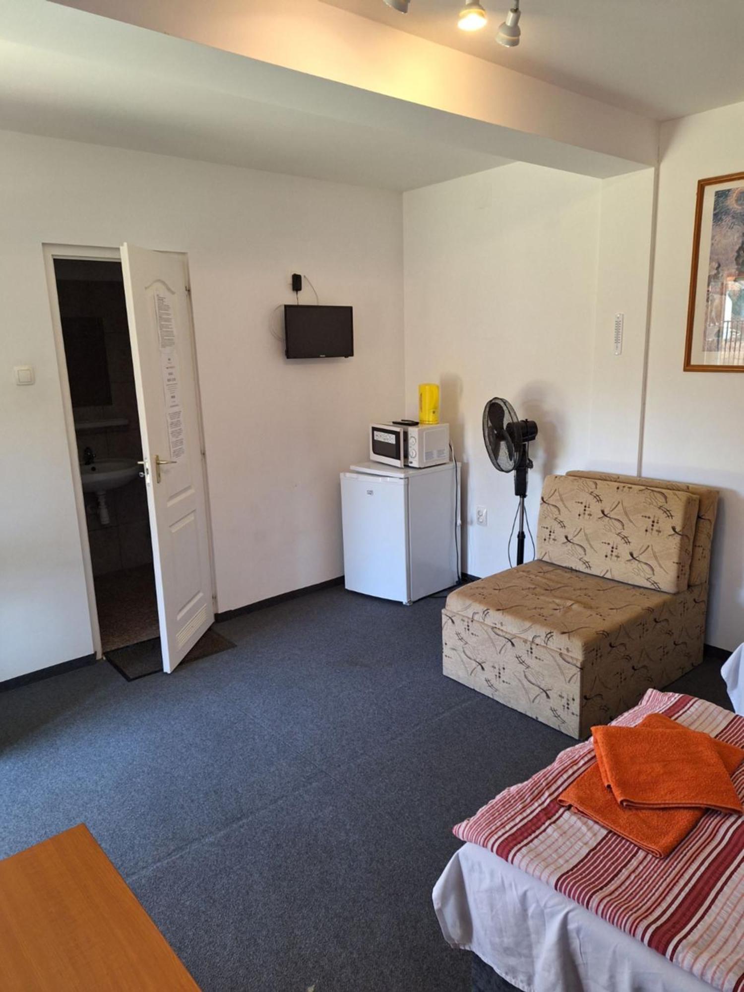 Mezőkövesd Fenyo Panzio Bed & Breakfast エクステリア 写真